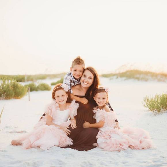 Meet your Posher, Kari - Picture 1 of 1